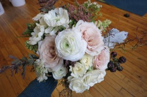 Muted winter wedding bouquet.